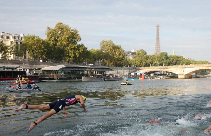 Олимпийский этап по триатлону могут отменить из-за качества воды в Сене